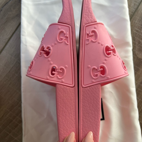 Pink Gucci slides - Picture 7 of 8